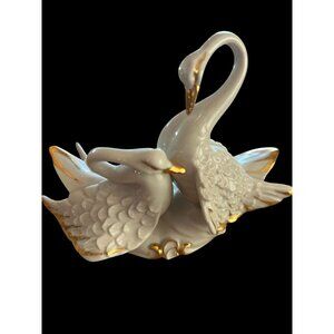 Capodimonte C. Villari Porcelain Swan Figurines White & Gold Accents Vintage Ita